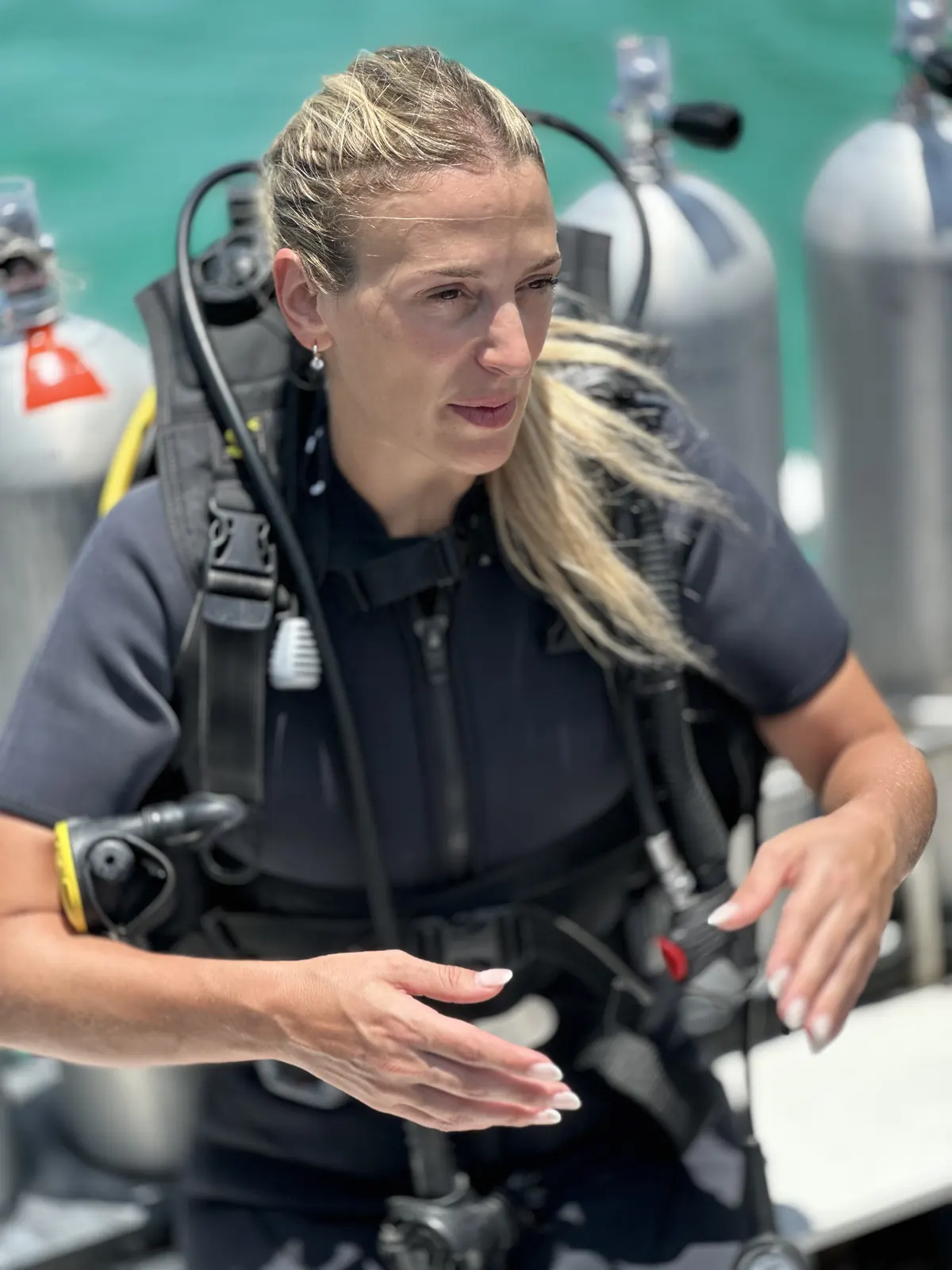 Inmersión sobre un arrecife de colores con La Bombona Diving